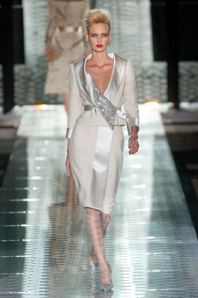 Look 7